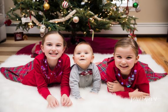 happy kids christmas family photography