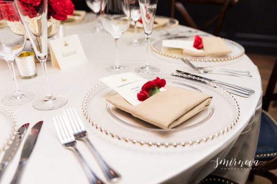 red wedding table setting