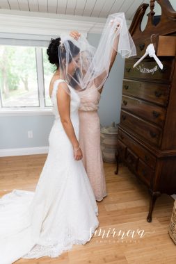 bride getting ready Smirnova Photography